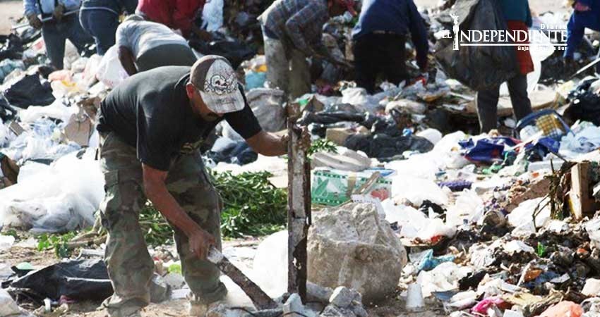 Apoya Sedeso a 80 “pepenadores” de La Paz con programas sociales  Apoya Sedeso a 80 “pepenadores” de La Paz con programas sociales