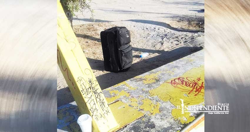 Maleta abandonada a orillas de la carretera moviliza a policías y militares 