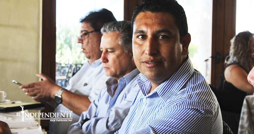 Ni efectivo ni eficaz trabajo del extesorero municipal, asegura regidor Savin Ruiz 
