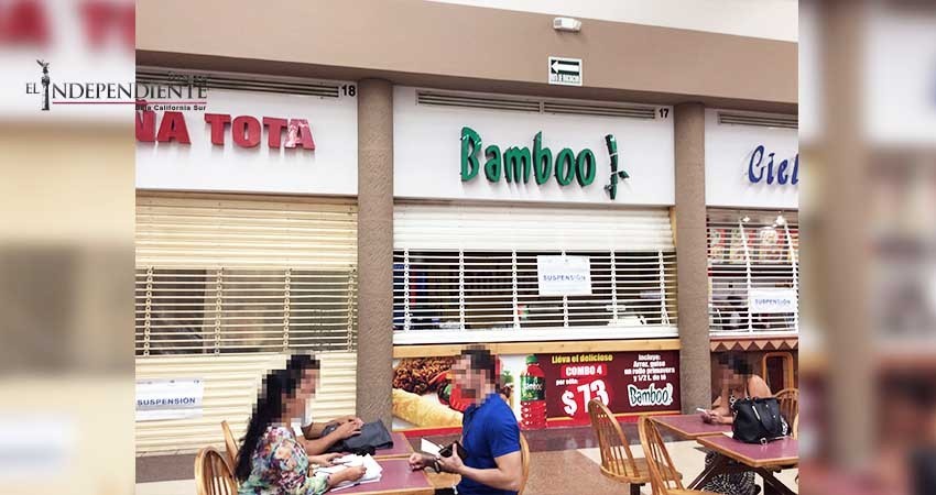 Clausuran establecimientos de comida rápida en Plaza La Paz Clausuran establecimientos de comida rápida en Plaza La Paz