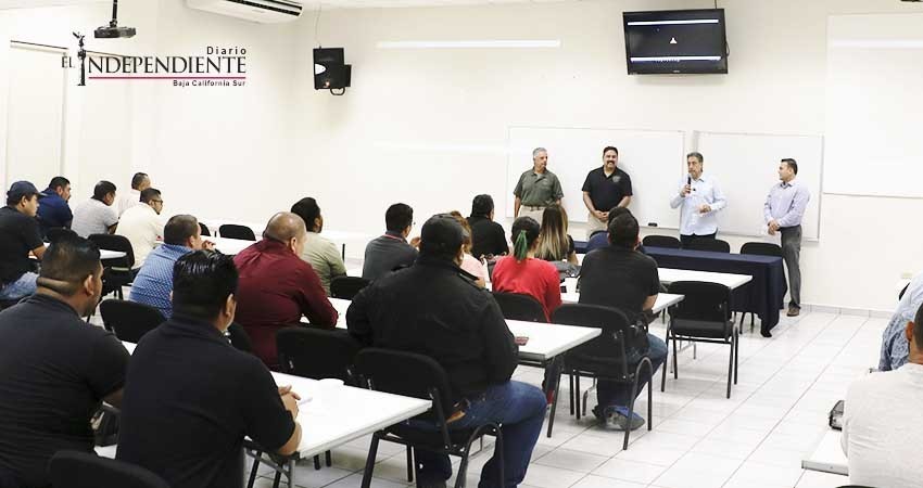 Capacitan a la policía ministerial en decomiso de armas Capacitan a la policía ministerial en decomiso de armas