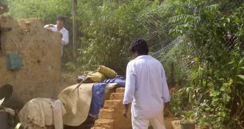 Por cortar leña, expulsan a familia de comunidad en Oaxaca