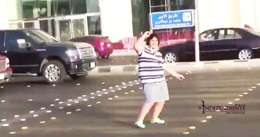Baila la 'Macarena' en la calle y se lo lleva la policía saudí