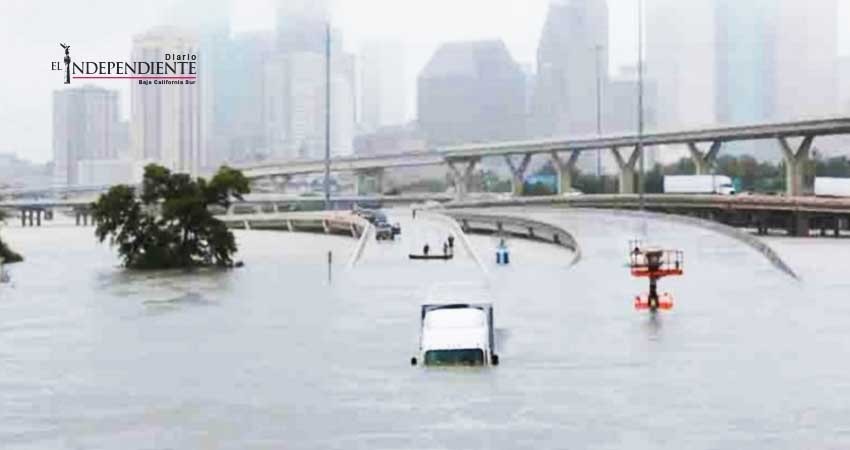 Trump viajará el martes a Texas para evaluar daños de ‘Harvey’ Trump viajará el martes a Texas para evaluar daños de ‘Harvey’