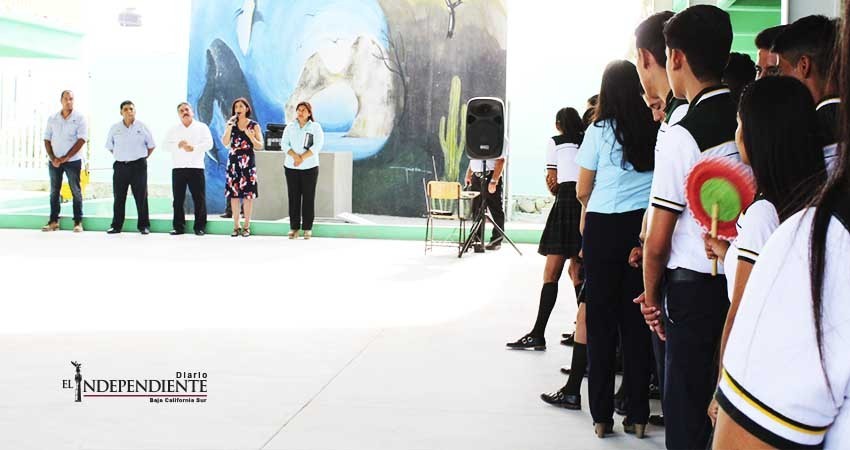 650 alumnos de Conalep reinician clases en plantel del centro