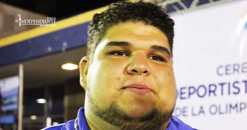 Recibe reconocimiento Raúl Enrique Manríquez Collins