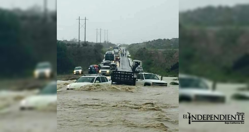 Ráfagas de lluvia y vientos se intensifican en Los Cabos