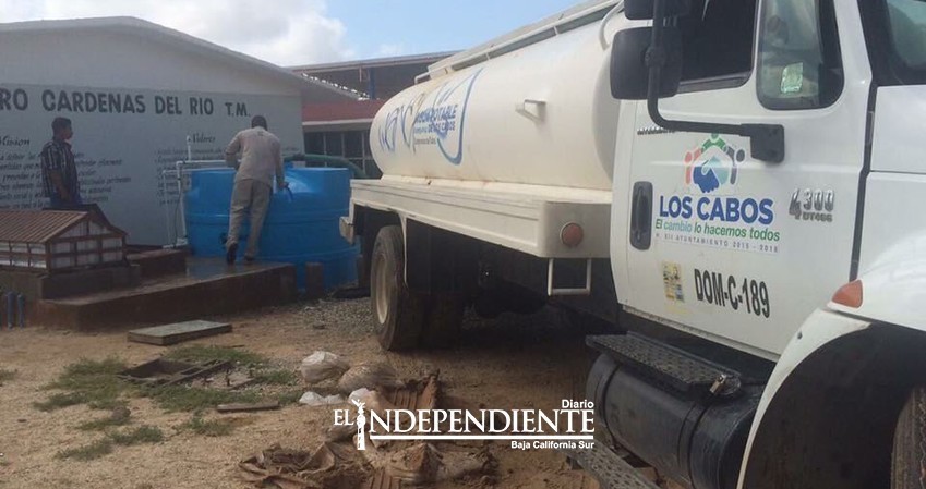 Inicia distribución de agua en algunas colonias de Los Cabos Inicia distribución de agua en algunas colonias de Los Cabos