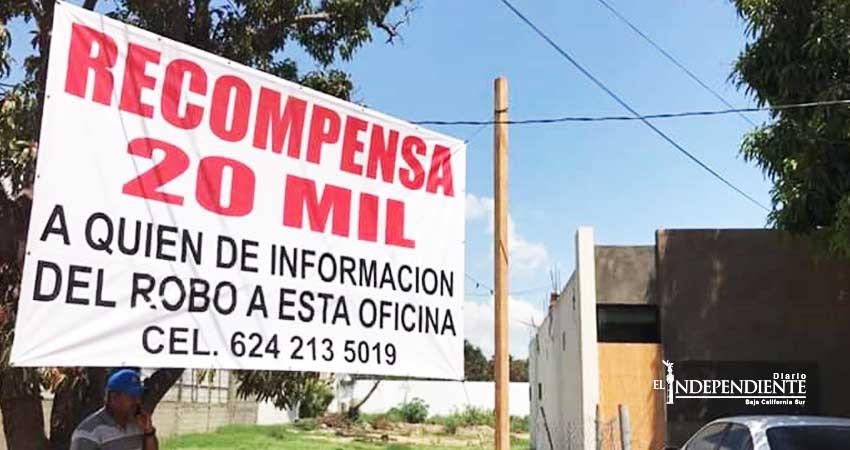 Víctimas de robo en el centro de San José del Cabo (SJC) ofrecen recompensa de 20 mil pesos Víctimas de robo en el centro de San José del Cabo (SJC) ofrecen recompensa de 20 mil pesos