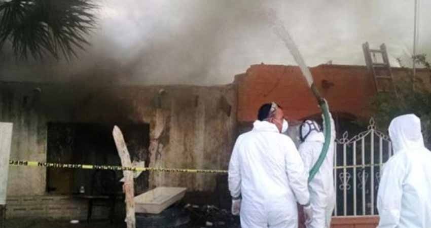 Mueren 3 por garrapatas; su casa tuvo que ser quemada y demolida