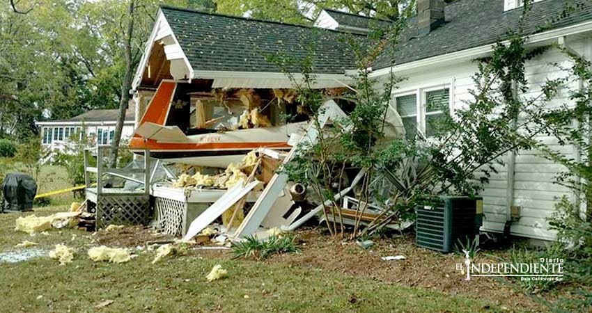 Avioneta choca con casa en EU; no hay muertos Avioneta choca con casa en EU; no hay muertos