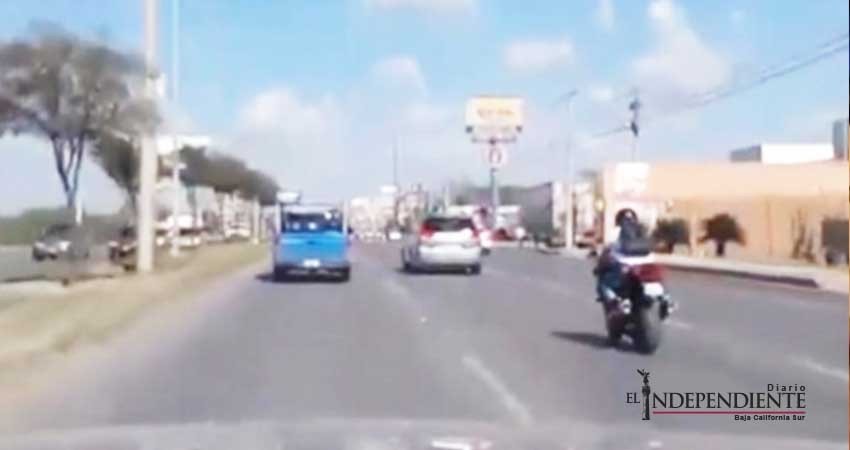 Motociclista a exceso de velocidad, arrolla y mata a peatón Motociclista a exceso de velocidad, arrolla y mata a peatón