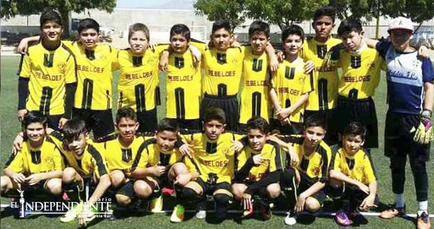 Rebeldes ganan el municipal de futbol