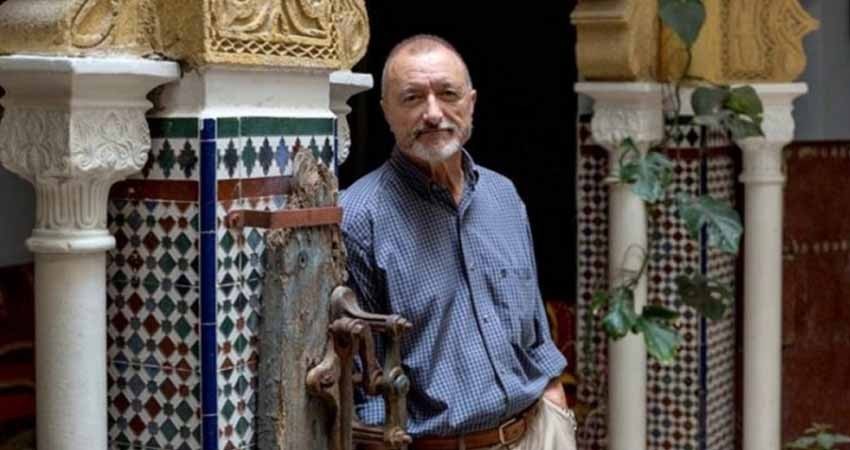 Pérez Reverte: La actualidad es tan vulgar que huyo de ella Pérez Reverte: La actualidad es tan vulgar que huyo de ella