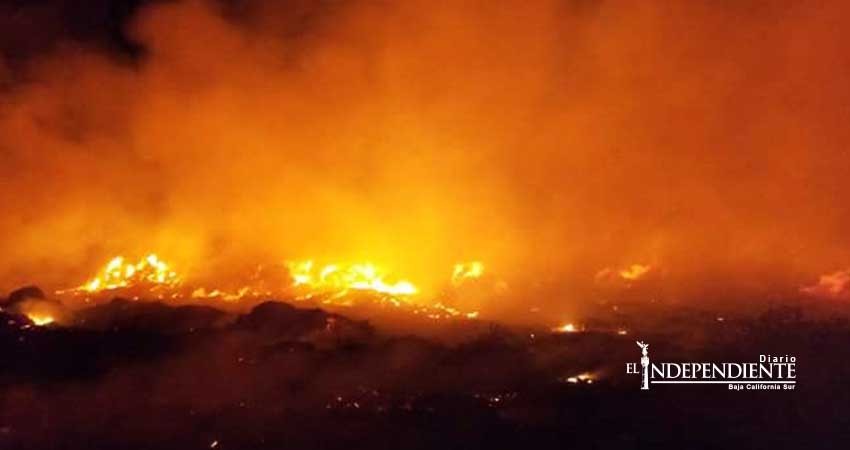 Arde en llamas relleno sanitario de Miraflores