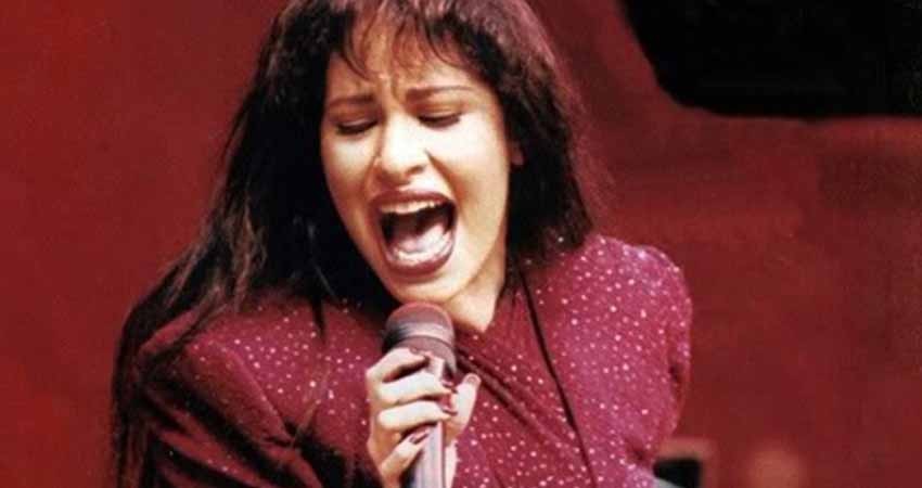 Selena recibirá post mortem estrella en Hollywood Selena recibirá post mortem estrella en Hollywood