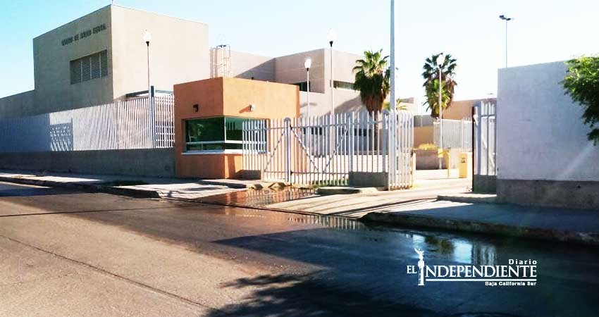 Problema de aguas negras en Salvatierra se produjo por objetos echados al drenaje