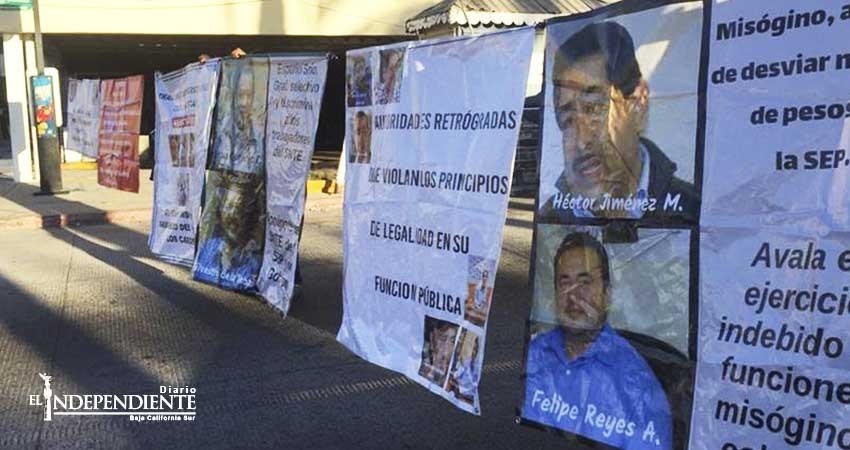 Mientras que el hijo del secretario goza de doble plaza, a docentes les quitan salario: CNTE Mientras que el hijo del secretario goza de doble plaza, a docentes les quitan salario: CNTE