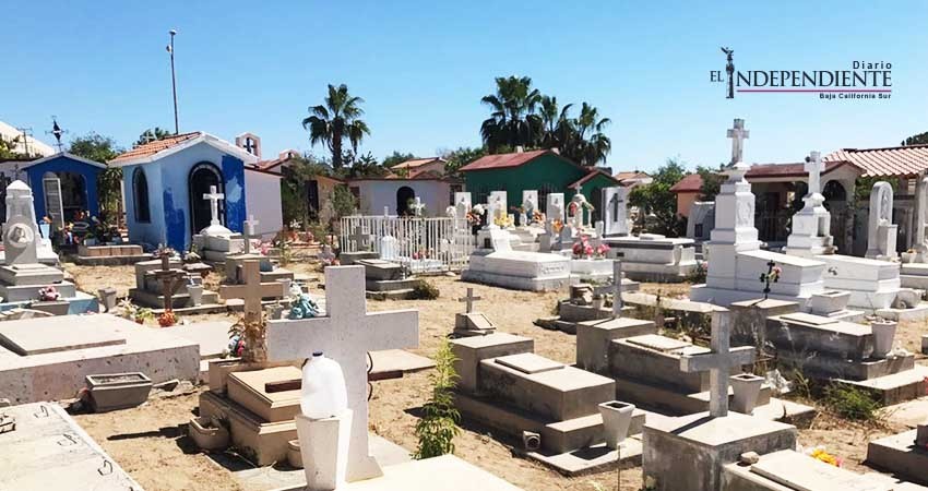 Listos los panteones para recibir a miles de familias que visitarán a sus difuntos Listos los panteones para recibir a miles de familias que visitarán a sus difuntos
