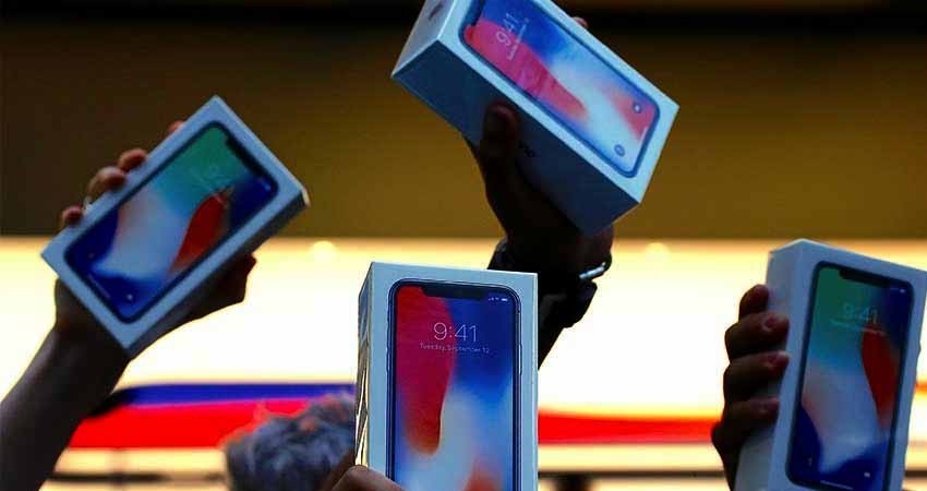 El inexplicable furor por obtener los primeros iPhone X El inexplicable furor por obtener los primeros iPhone X