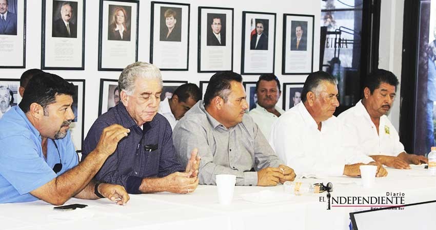 Amenazan transportistas de BCS con salir a las calles para detener a Uber Amenazan transportistas de BCS con salir a las calles para detener a Uber