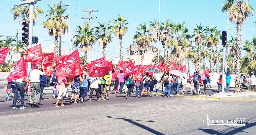 Marchan antorchistas por el centro de San José del Cabo Marchan antorchistas por el centro de San José del Cabo