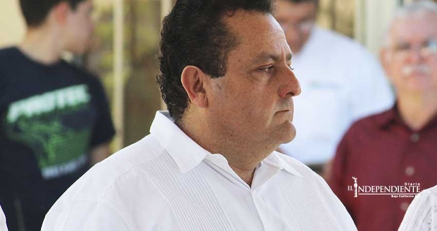 Si Jiménez no contrató a su hijo, no hay conflicto de intereses en SEP: Gobernador Si Jiménez no contrató a su hijo, no hay conflicto de intereses en SEP: Gobernador