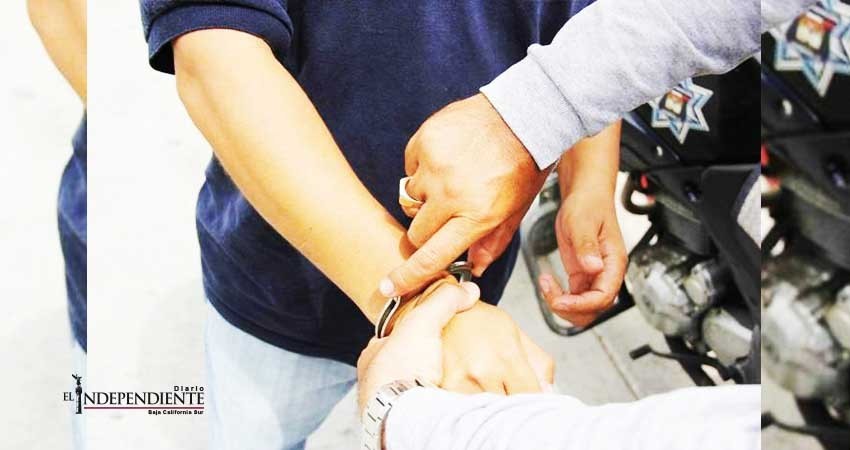 Le impusieron una orden de restricción por agredir a una persona Le impusieron una orden de restricción por agredir a una persona