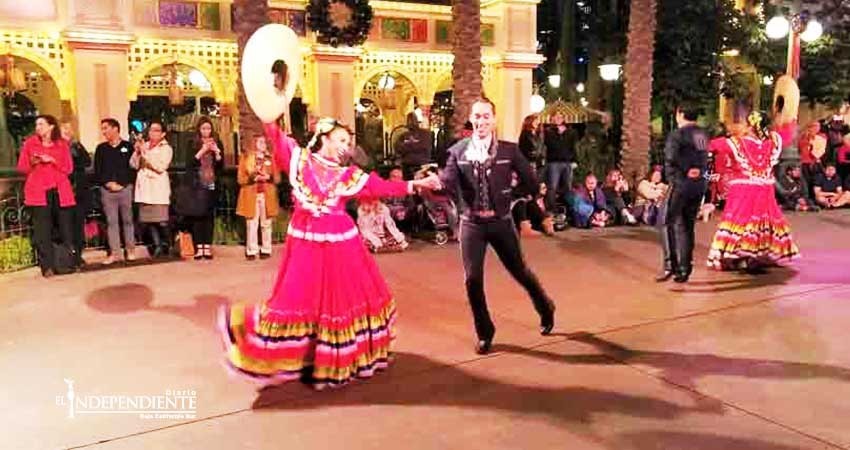 Disney le añade toque mexicano a su celebración navideña Disney le añade toque mexicano a su celebración navideña