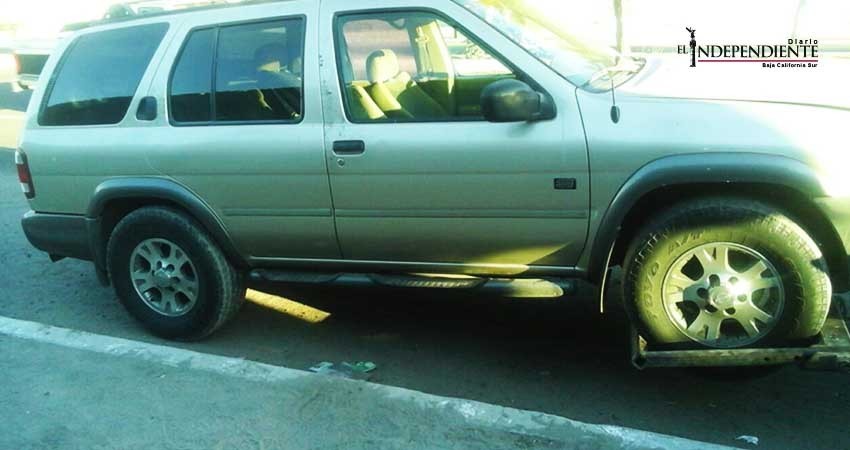 Localizan vehículo con reporte de robo en La Paz Localizan vehículo con reporte de robo en La Paz