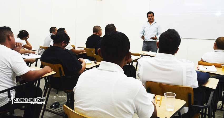 Cooperación bilateral fortalecerá capacitación y profesionalización de cuerpos policiacos en BCS Cooperación bilateral fortalecerá capacitación y profesionalización de cuerpos policiacos en BCS