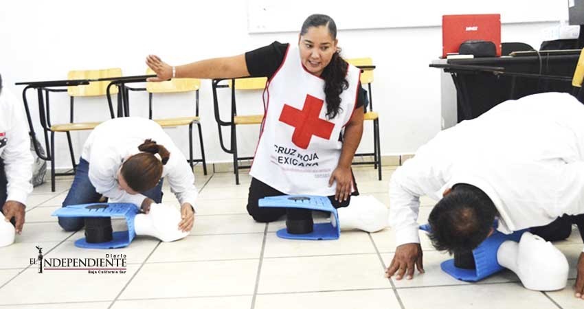 Preparan a operadores telefónicos para brindar atención pre hospitalaria a través del 9-1-1 Preparan a operadores telefónicos para brindar atención pre hospitalaria a través del 9-1-1