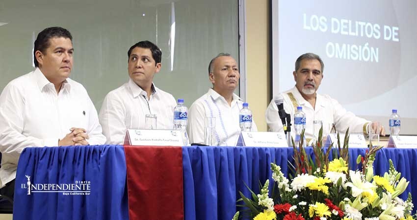 Consejero de la Judicatura Federal presenta obra editorial en la UABCS Consejero de la Judicatura Federal presenta obra editorial en la UABCS