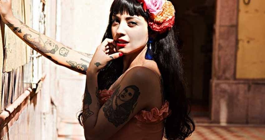 Mon Laferte cantará con Plácido Domingo en Chile Mon Laferte cantará con Plácido Domingo en Chile
