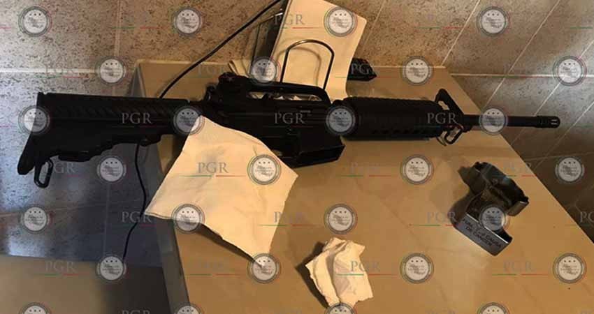Atacan con granadas a policías en Puebla; muere uno de los agresores Atacan con granadas a policías en Puebla; muere uno de los agresores