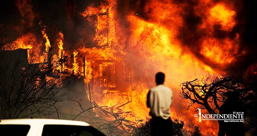 Transitar carreteras de Los Angeles es visitar el infierno Transitar carreteras de Los Angeles es visitar el infierno