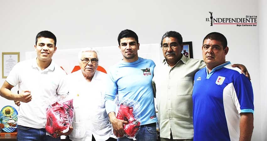 “Sigan preparándose para lograr sus metas”: Salvador Vargas “Sigan preparándose para lograr sus metas”: Salvador Vargas