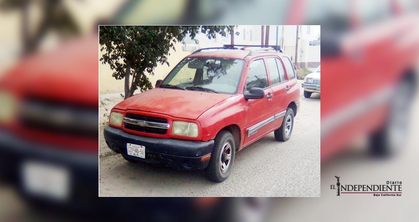 Localizan vehículo con reporte de robo en La Paz