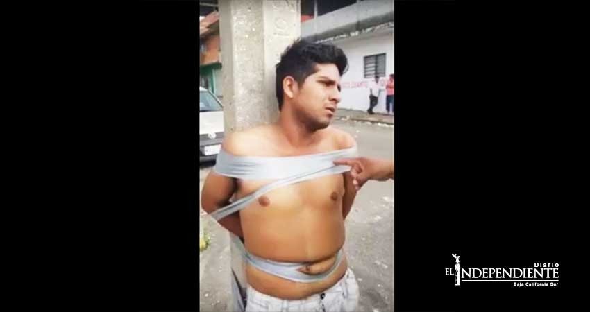Atrapan a ladrón en Villahermosa y lo atan a un poste para lincharlo Atrapan a ladrón en Villahermosa y lo atan a un poste para lincharlo