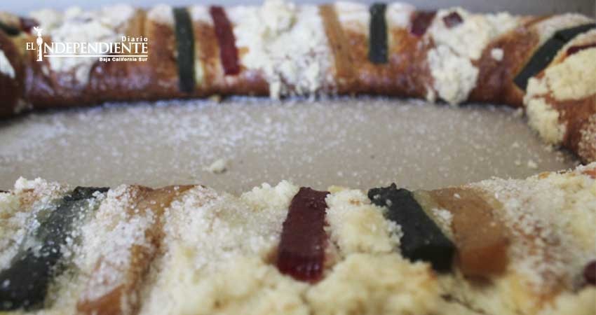 Don Pila y sus tradicionales roscas, las favoritas de los cabeños