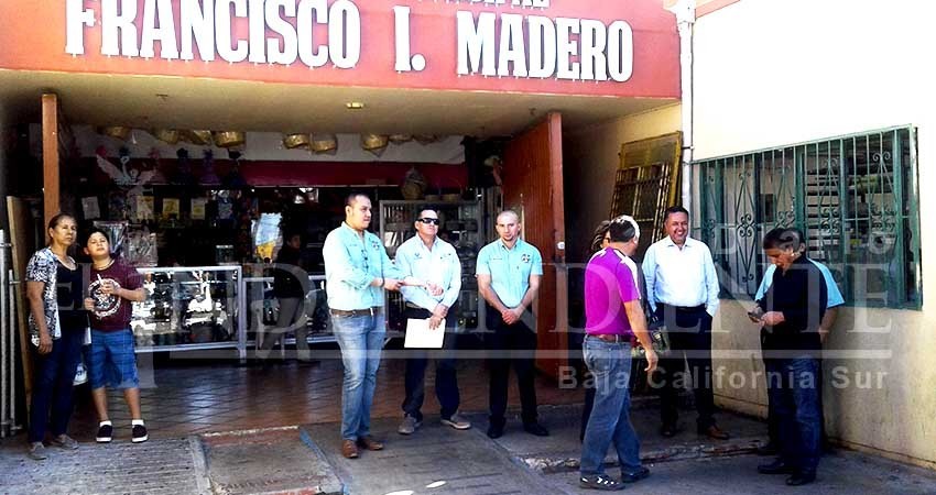 Acusan de proselitismo político a funcionarios del Ayuntamiento de La Paz Acusan de proselitismo político a funcionarios del Ayuntamiento de La Paz