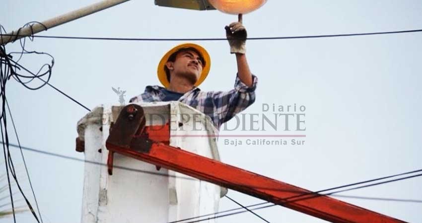 Será a través de Servicios Públicos que se atienda alumbrado público, advierte Obras Pública