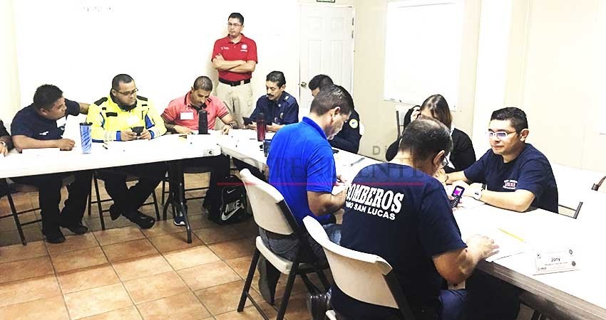 Bomberos se capacitan en Gestión Integral de Riesgos avalados por la Agencia de Desastres de EEUU Bomberos se capacitan en Gestión Integral de Riesgos avalados por la Agencia de Desastres de EEUU