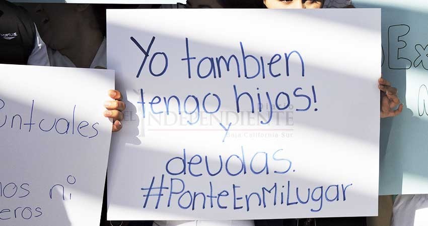 Continúa el paro de enfermeros del Salvatierra; exigen pagos de hasta 3 quincenas Continúa el paro de enfermeros del Salvatierra; exigen pagos de hasta 3 quincenas