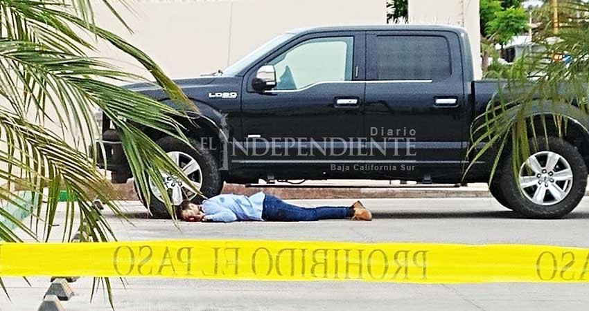 Otro ejecutado en La Paz; quedó tirado en la cinta asfáltica Otro ejecutado en La Paz; quedó tirado en la cinta asfáltica