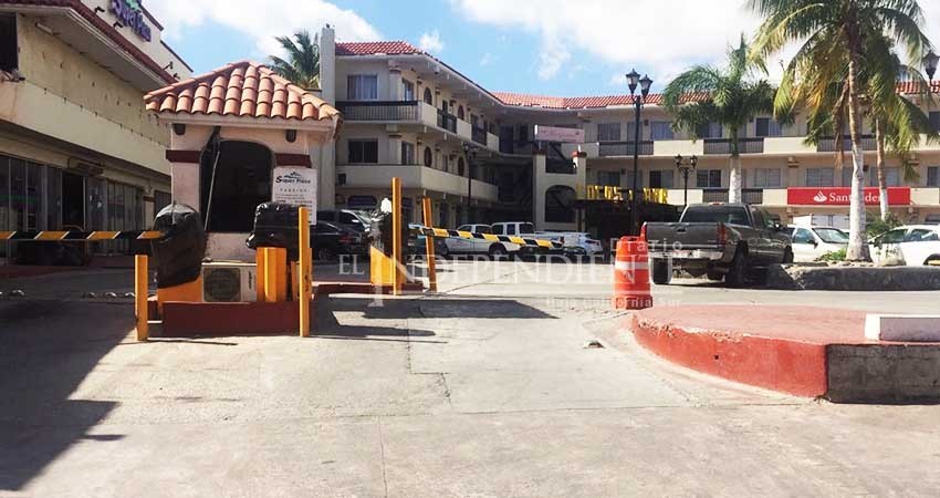 No hay regulación en tarifas de estacionamientos