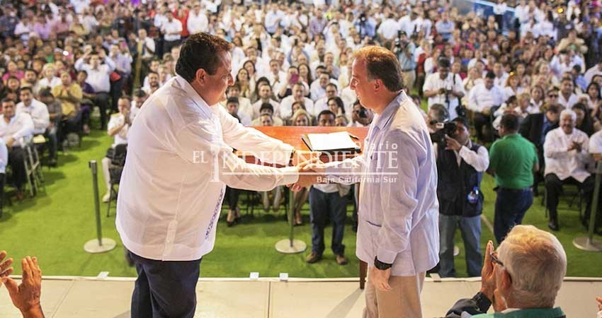 Carlos Mendoza Davis está apoyando a Meade ¿es nota o no es nota?: AMLO Carlos Mendoza Davis está apoyando a Meade ¿es nota o no es nota?: AMLO