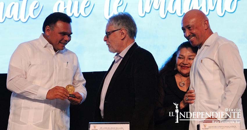 David Huerta, premio Excelencia a las Letras José Emilio Pacheco David Huerta, premio Excelencia a las Letras José Emilio Pacheco