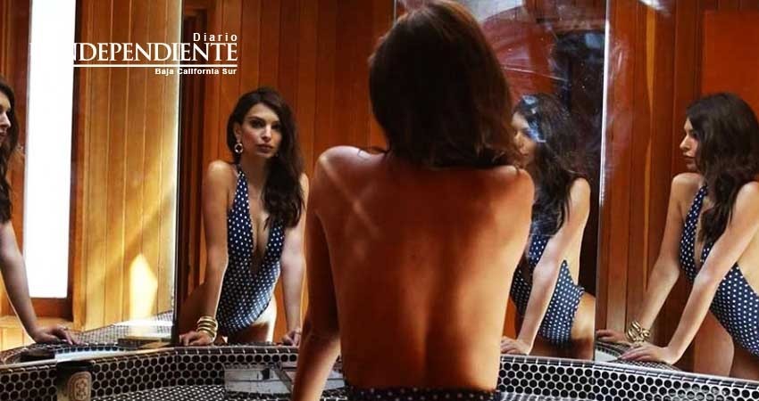 Emily Ratajkowski muestra bikinis que suben la temperatura Emily Ratajkowski muestra bikinis que suben la temperatura