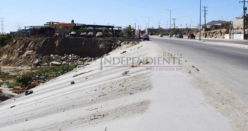 Molestia y preocupación vecinos de Lagunitas por derrame de aguas negras Molestia y preocupación vecinos de Lagunitas por derrame de aguas negras